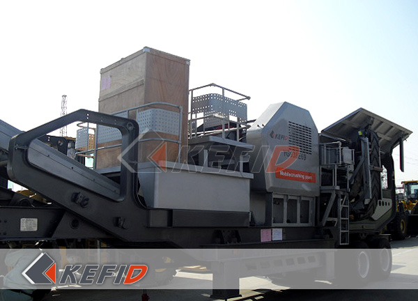 YG938E69 Mobile Crushing Plant