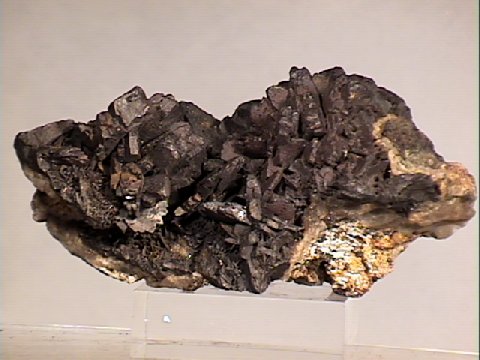 limonite crusher