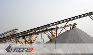 How to solve the spreading material conveyor belt problems?